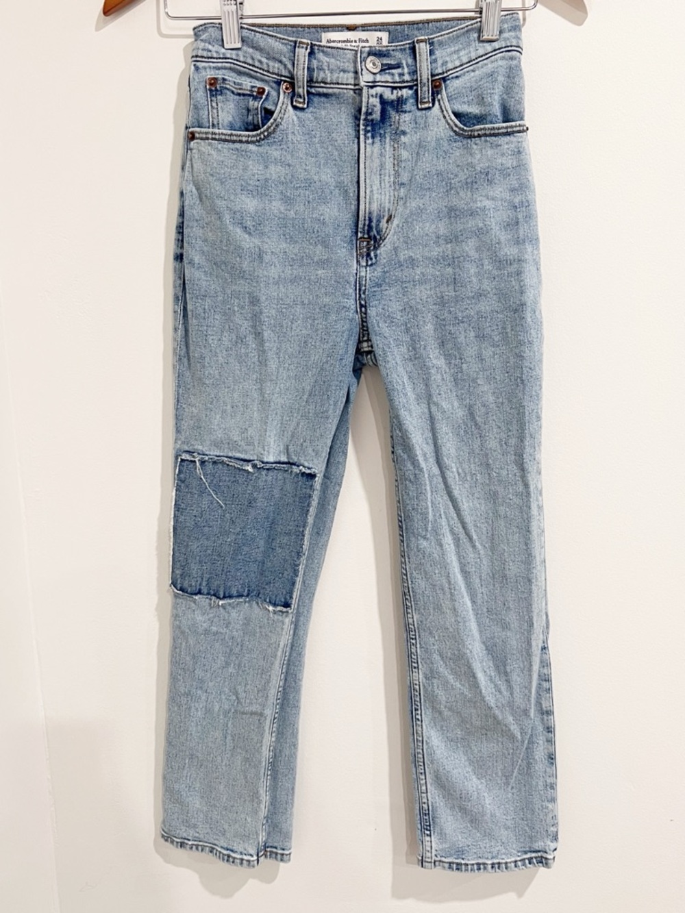 EUC Abercrombie & Fitch The Ankle Straight Ultra High Rise Knee Patch Jeans